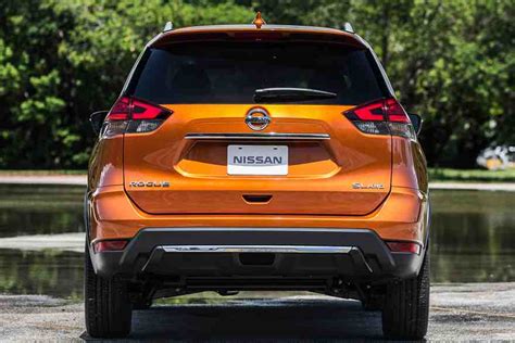 2019 Nissan Rogue vs. 2019 Honda CR-V: Which Is Better? - Autotrader