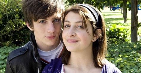 Angus, Thongs and Perfect Snogging - stream