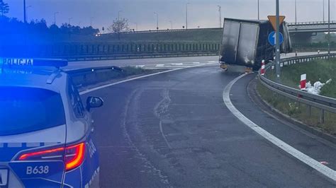 Na A4 spaliła się naczepa Autostrada zablokowana