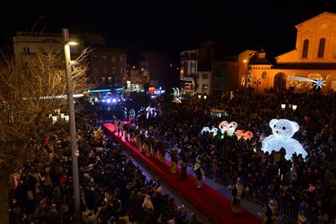 Els Reis Mags Dorient Arriben A Mollerussa Recuperant La Tradicional