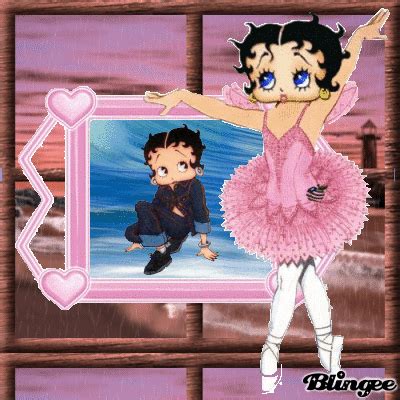 Un Cadre De Betty Boop Tenu Par Betty Boop Danseuse Bild 74258991