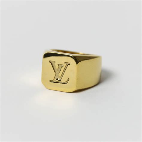 Louis V Ring Gold Vintage Clothing Uk Vintage Designer Clothing