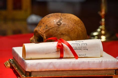 Les reliques de saint Thomas d Aquin révélées pour la première fois