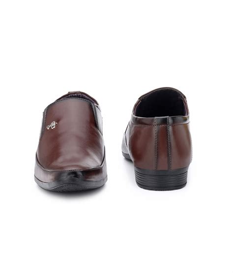 Buy Trendigo Synthetic Leather Brown Classy Formals Mocassion Shoes For