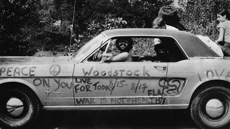 23 Iconic Photographs To Celebrate 50 Years Of Woodstock Condé Nast