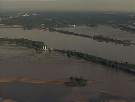 Flooding Missouri River continues to strain levees | FOX 2