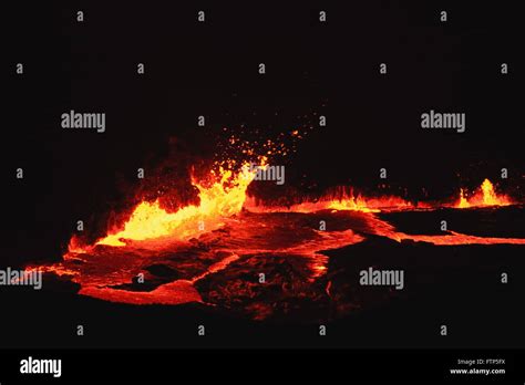 Mundo existente más largo lago de lava ardiente que data del año 1906