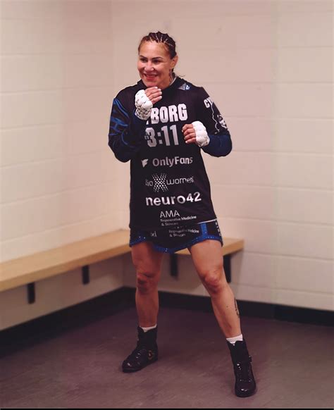 ®️ Cris Cyborg | Training and competing as a professional boxer has