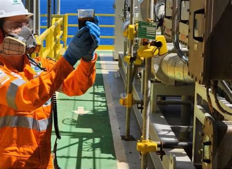 Trabalho Na Petrobras Embarcado - Trabalhar embarcado na Petrobras: escala 14x21, cargos e salário