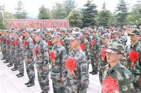 優秀兒郎奔赴軍營（三）｜玉龍縣、古城區舉行2017年入伍新兵歡送儀式 每日頭條