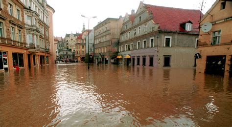 Wielka woda Jak powódź tysiąclecia obnażyła niewydolność państwa