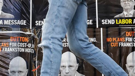 Activists Splash Soup On Glass Protected Mona Lisa In Paris Afp The