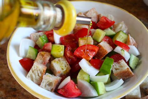 Panzanella Traditional Italian Bread And Tomato Salad Christinas Cucina