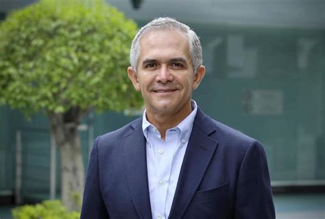 Miguel Ngel Mancera Se Registra Como Aspirante A La Presidencia De