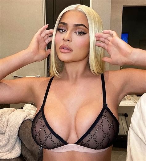 Kylie Jenner Nude And PORN With Travis Scott Leaked In 2020