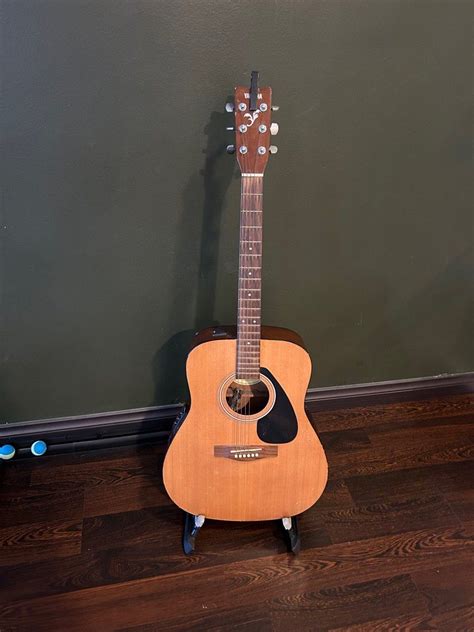 Yamaha Acoustic Guitar Hobbies And Toys Music And Media Musical