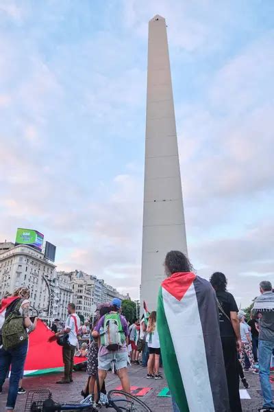 Buenos Aires Argentina 16 De Febrero De 2024 Protestan Frente Al Obelisco En El Centro De La