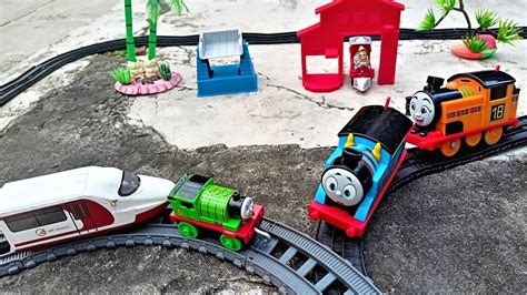 Drama Mencari Dan Merakit Kereta Thomas And Friends Kereta Lrt Kereta