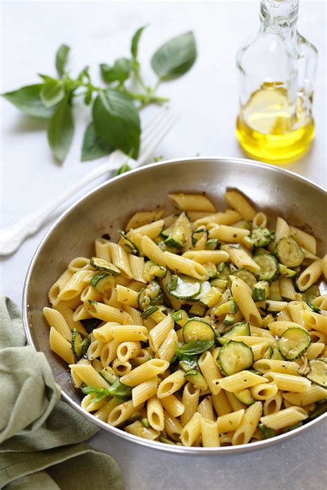 Pâtes aux courgettes recette italienne Un déjeuner de soleil