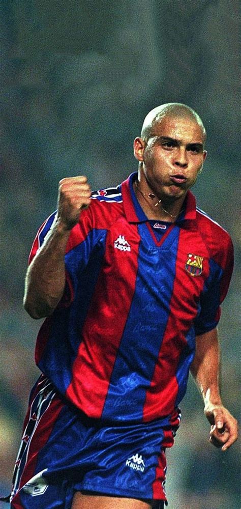 Ronaldo Nazario Football Players Images Ronaldo Football Barcelona