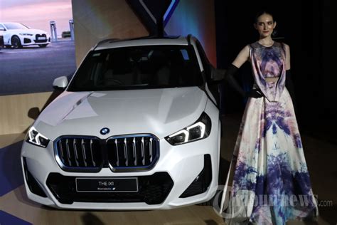 Bmw Indonesia Luncurkan Dua Model Sav All Electric Foto