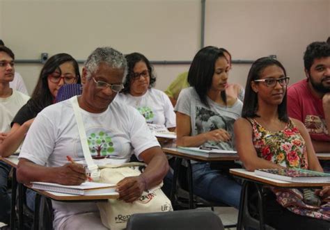 Universidade Aberta Terceira Idade Traz Novos Conhecimentos Para