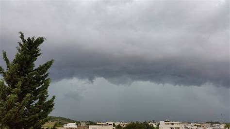 Maltempo Al Sud Violenti Temporali Nel Salento Tornado Al Largo Di