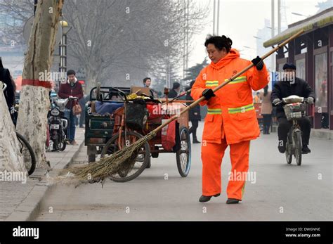 Female Sanitation Worker Hi Res Stock Photography And Images Alamy