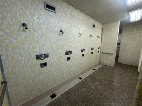 Boxing Hall Communal Showers Rcommunalshowers