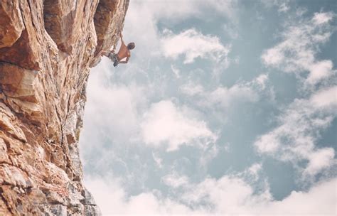 Deportes De Escalada En Roca Y Aventura Con El Hombre En La Monta A