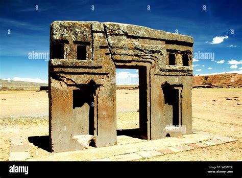 Tiwanaku Sun Gate Hi Res Stock Photography And Images Alamy