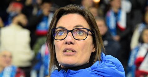 Corinne Diacre Cest Lucifer Grosse G Ne Autour Des Bleues Crumpe