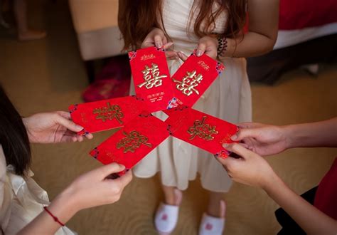 La tradición del sobre rojo en China Magia Asiática