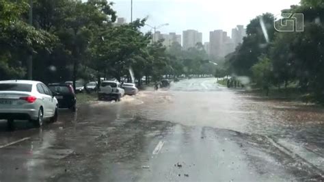 Chuva Provoca Transbordamento De Córregos E Deixa Regiões De Sp Em