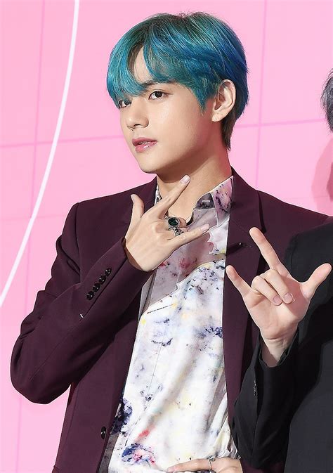 Biodata Kim Taehyung Kim Taehyung Bts V Profile Photos Fact Bio And