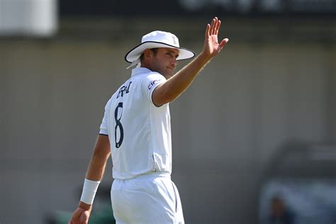 England Fast Bowler Stuart Broad Joins The Elusive Test Wickets Club