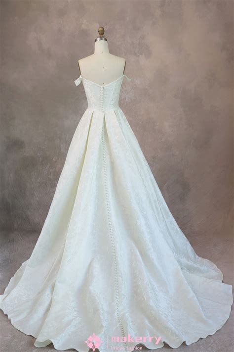 Beautiful Brocade Ball Gown With Textured Floral Pattern – MakerryBridal