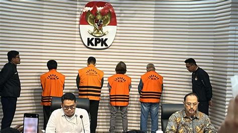 Kpk Tahan Tersangka Kasus Korupsi Lahan Di Rorotan Jakut