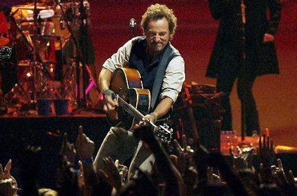 bruce-springsteen-seeger-Bruce Springsteen performs live with The ...