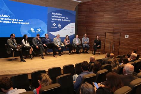 Confira as fotos do evento A solução do déficit habitacional no Brasil