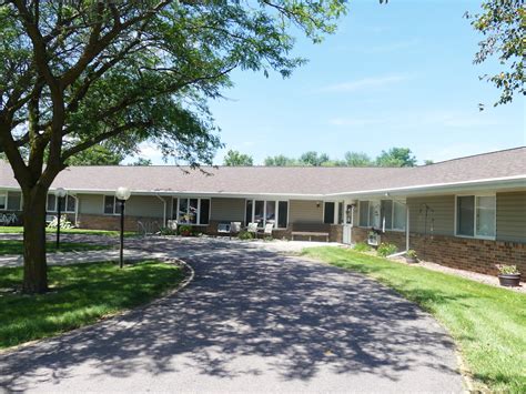 Friendship Village Apartments in Dell Rapids, SD | Mills PropertyMills