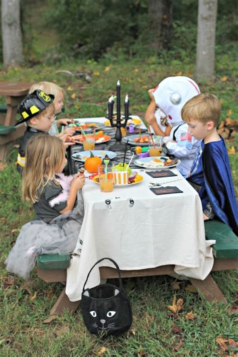 Kara's Party Ideas Halloween Hayride Party | Kara's Party Ideas