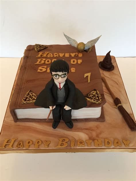 A Harry Potter Cake By Love Bake Org Feb Harry Potter Taarten