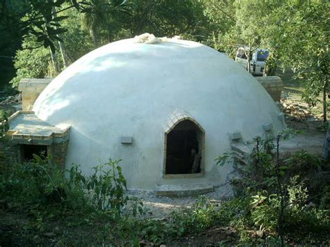 Prototipo De Vivienda Iglu Enterrado Y Revocado Arquitectos Del