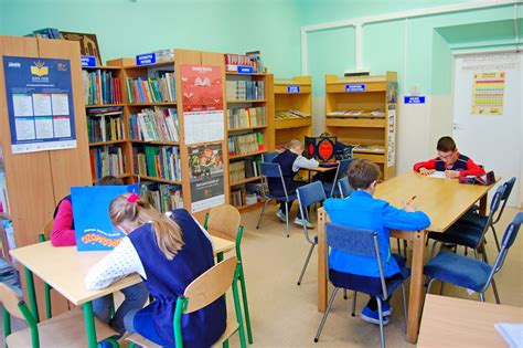 Biblioteka szkolna w SP1 w Gryfinie zaprasza Dzień Kobiet w