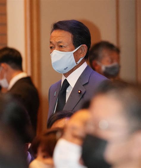 麻生太郎氏、さいとう・たかをさんお別れの会に参列 「ゴルゴ13」にはよく似た財務大臣が登場 おくやみ写真ニュース 日刊スポーツ