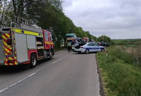 Sudarili Se Automobil I Kamion Sumnja Se Da Ima Poginulih