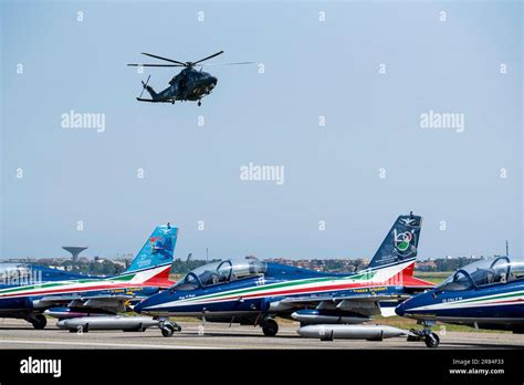 Spectacle aérien pour le 100th anniversaire de l Armée de l Air