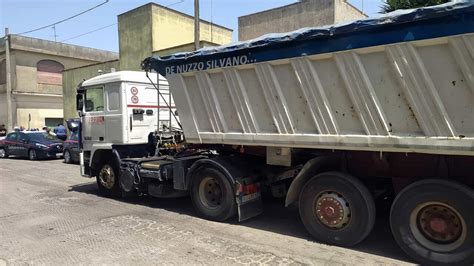 Schiacciato Da Due Camion In Manovra Muore Operaio In Un Cantiere Stradale