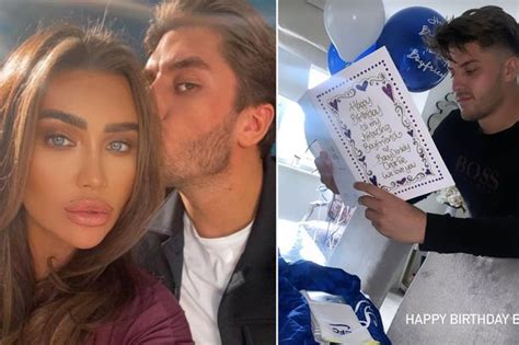 Lauren Goodger Boasts She Doesn T Have A Single Stretch Mark As She Shows Off Naked Bump